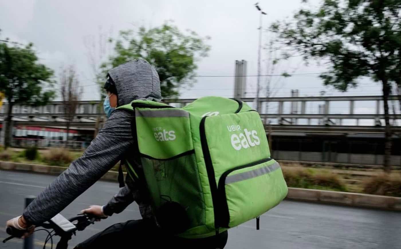 UE consulta parceiros sociais para dar direitos aos trabalhadores da Uber e Glovo