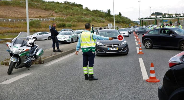 Circulação entre concelhos do continente proibida a partir das 20h00&nbsp;