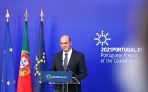 Apoios às empresas e ao emprego vão ser reforçados em março