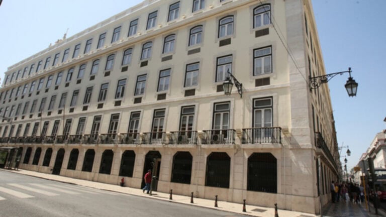 A dívida pública diminuiu 600 milhões de euros&nbsp;