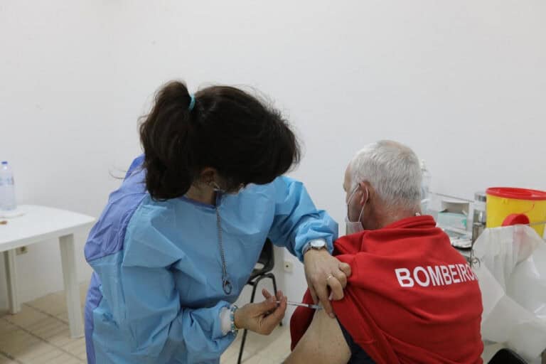 Vacinação dos cerca de 15 mil bombeiros concluída&nbsp;