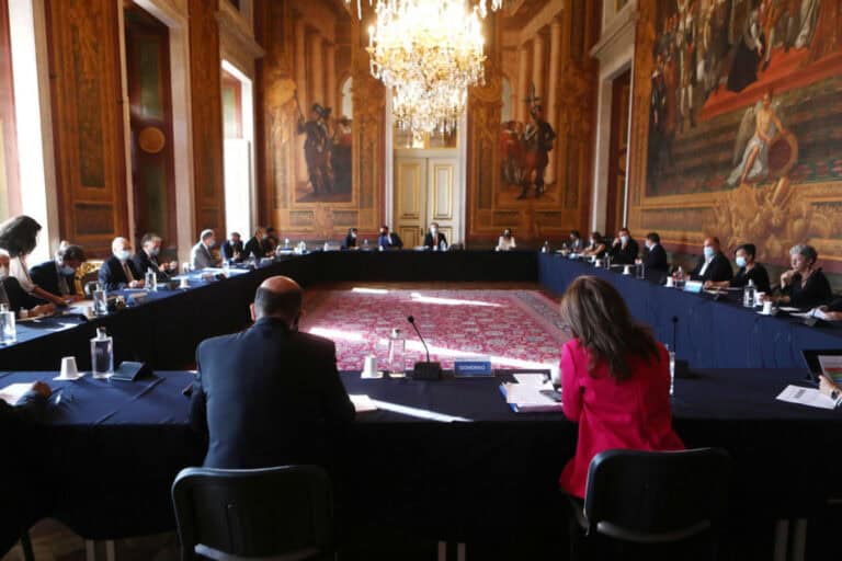 Governo e parceiros sociais reúnem-se para discutir questões relacionadas com a pandemia