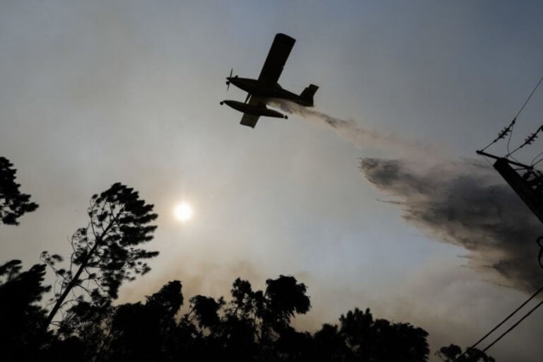 Incêndios. Portugal vai comprar 14 meios aéreos até 2026
