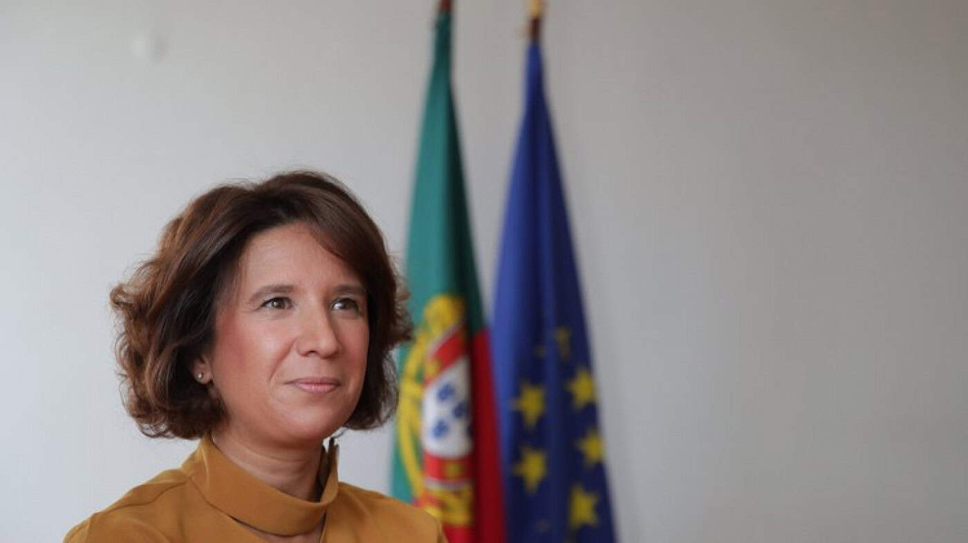 Governo português espera reabrir turismo em maio