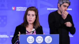 Empresas com incentivo pós lay-off não podem despedir por três meses