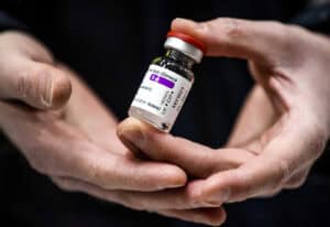 Alemanha suspende vacina da AstraZeneca para a Covid-19&nbsp;