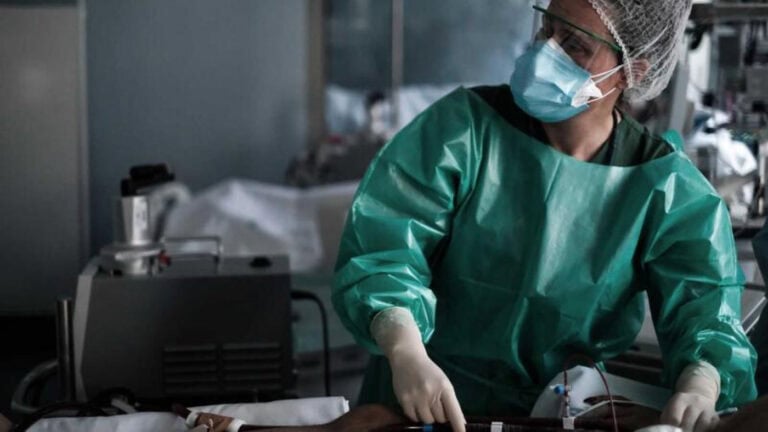 Profissionais de saúde continuam à espera do subsídio de risco pelo combate à Covid-19&nbsp;