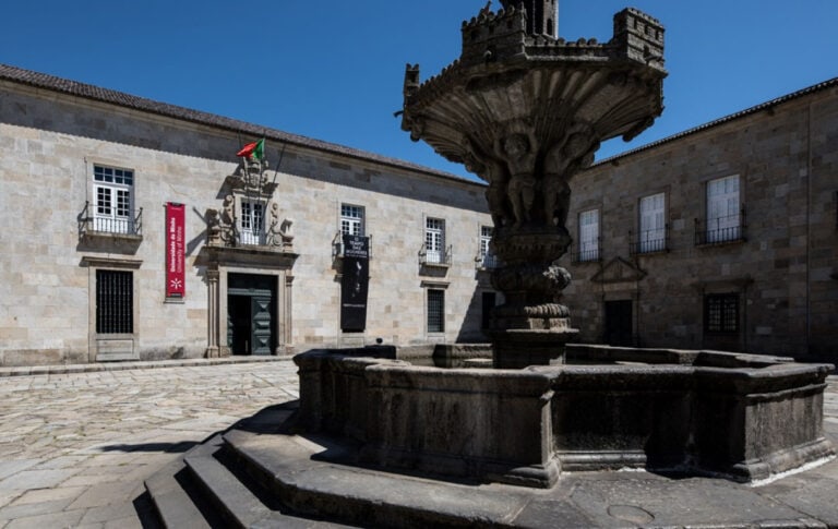 Listas A e B pelos docentes e investigadores elegem 6 conselheiros cada uma