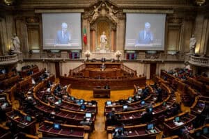 Parlamento debate projetos para adiar as eleições autárquicas