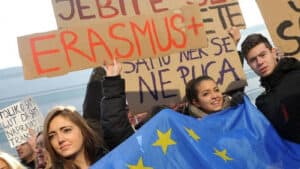 Novo Erasmus+ quer ser mais inclusivo e "chegar a jovens de todas as classes e geografias"