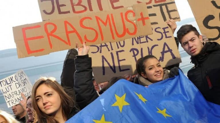 Novo Erasmus+ quer ser mais inclusivo e "chegar a jovens de todas as classes e geografias"