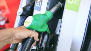 Preços dos combustíveis vão descer