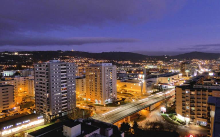 Famílias retomam amanhã pagamento dos empréstimos