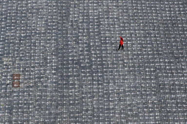 "Não é hora de relaxar". OMS diz que são necessárias novas restrições