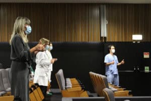 "Desconfinar o palhaço interior" divertiu profissionais do Hosp. Braga durante meia hora