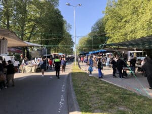 Clientes e feirantes satisfeitos com o regresso da feira semanal em Braga