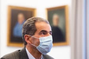 Quem trabalha no ensino superior não é prioritário no processo de vacinação