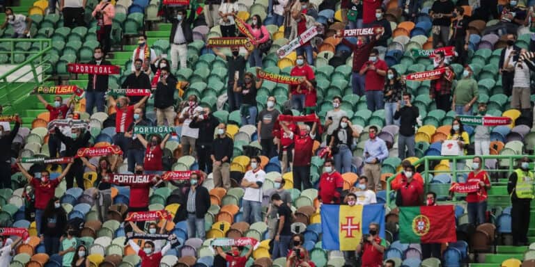 Federação Portuguesa de Futebol defende regresso dos adeptos ainda esta época