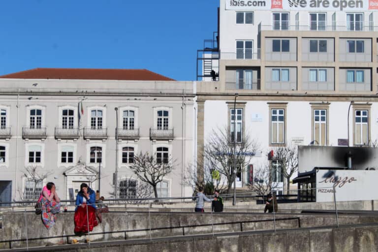 Covid-19: Portugal regista mais 8 mortes e 684 casos; R(t) sobe para 1,06