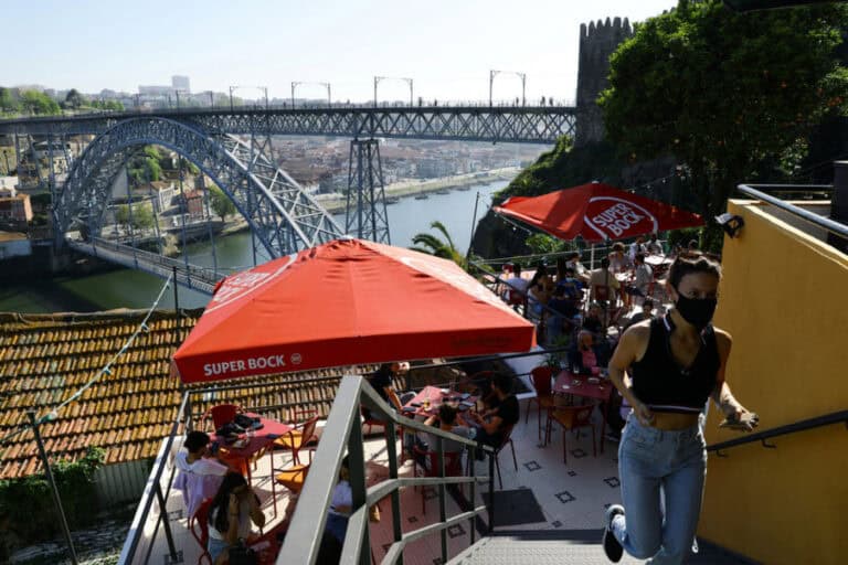 Governo adota hoje medidas para terceira fase do desconfinamento
