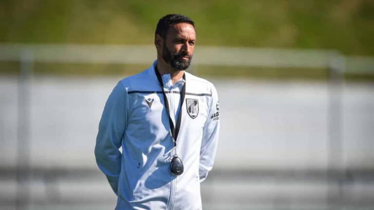 Treinador do Vitória SC diz que "está na altura de inverter o ciclo" negativo