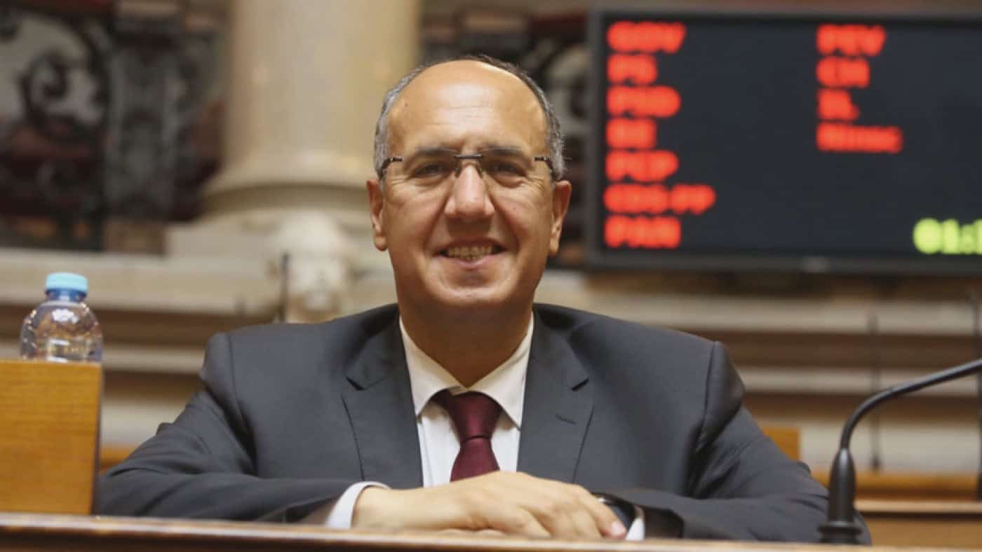 Levantamento da imunidade parlamentar a António Gameiro aprovado