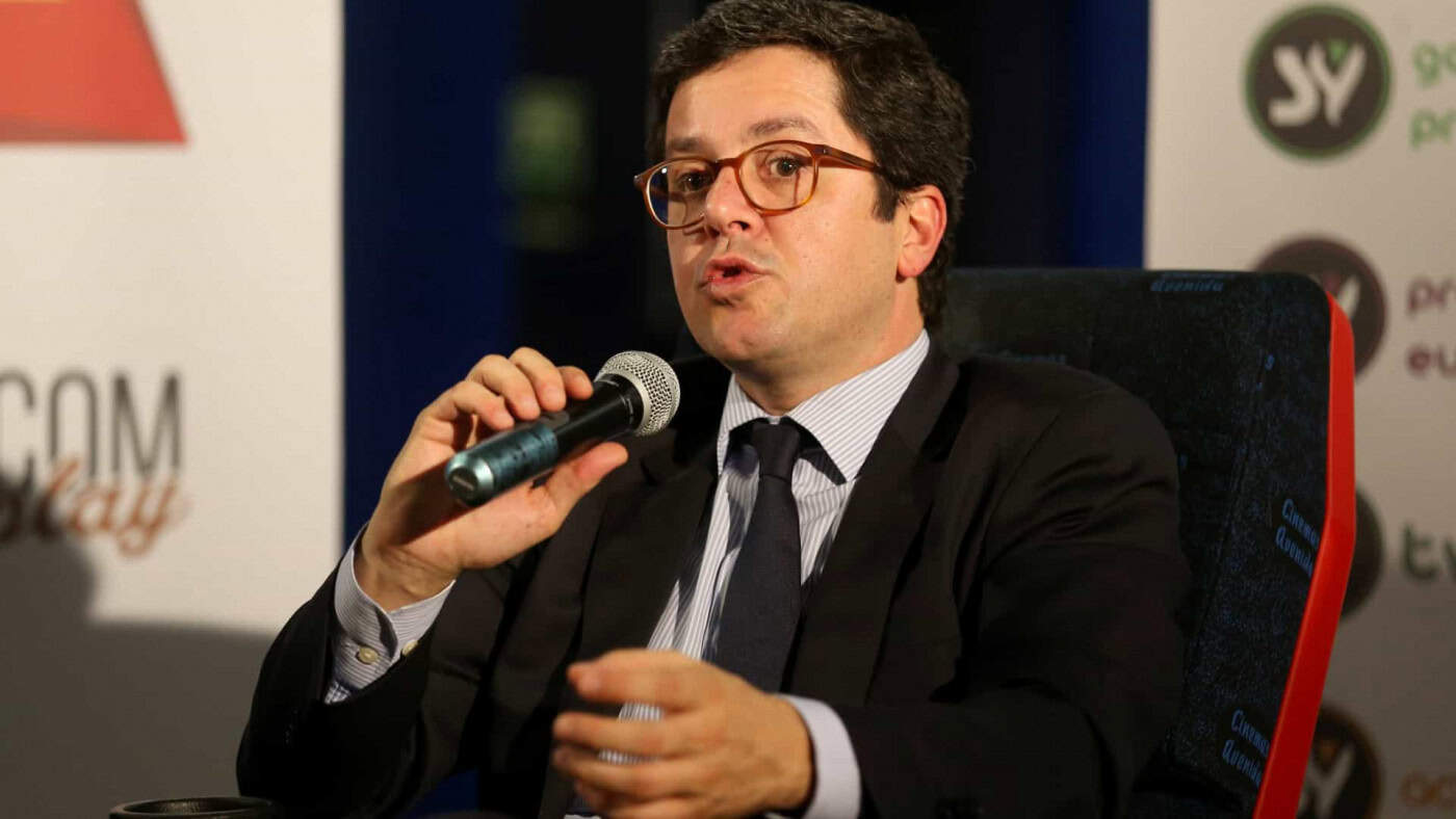 "Varrimento geral" no ensino secundário evita testes à Covid-19 nos clubes