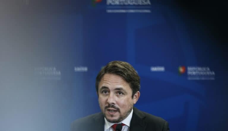 Covid-19. Portugal pode atingir imunidade de grupo "mais no início" do que no fim do verão