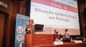 Peritos e políticos reúnem-se para analisar evolução da pandemia