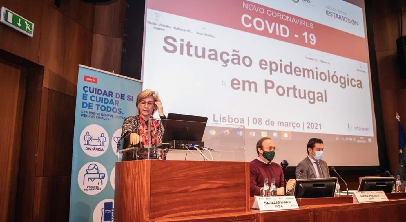 Peritos e políticos reúnem-se para analisar evolução da pandemia