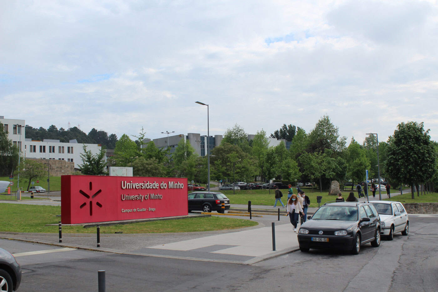 Estudantes agendam protesto contra as propinas junto à UMinho