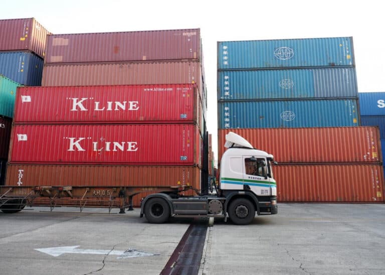 Portugal aumenta exportações de bens e reduz importações