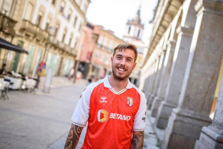 SCB compra Iuri Medeiros ao Nuremberga