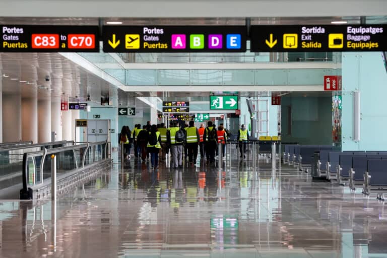 Bruxelas propõe reabrir fronteiras da UE a estrangeiros já vacinados