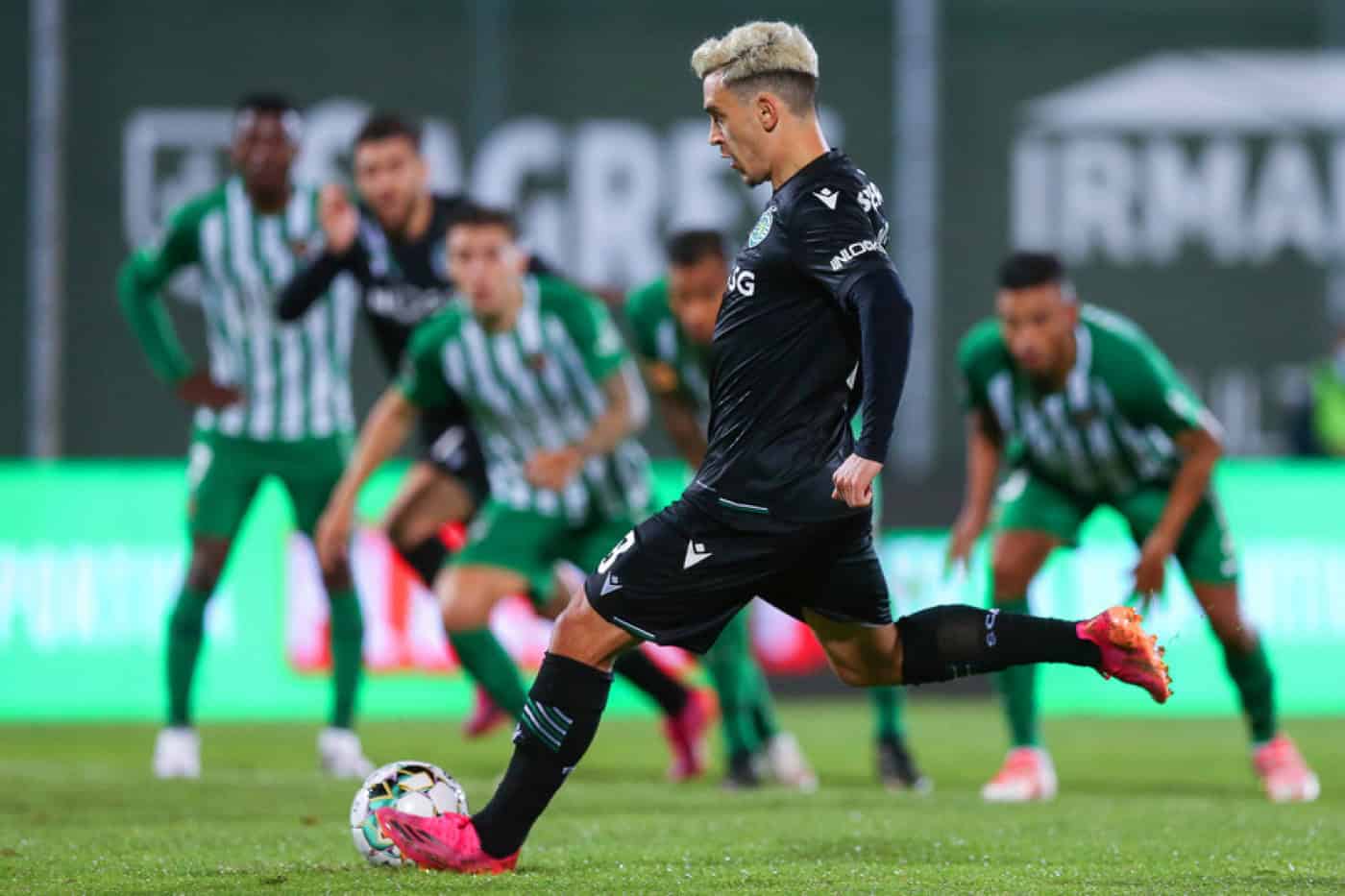 Sporting vence Rio Ave e está mais perto do título