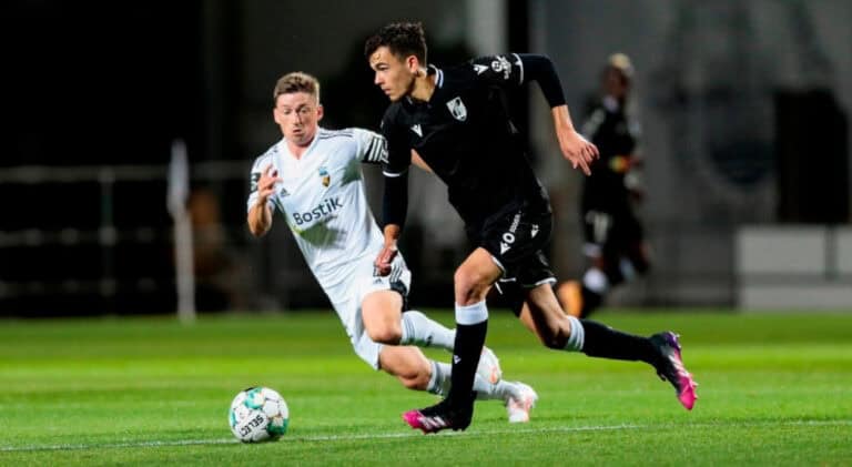 Quaresma dá empate ao Vitória SC nos descontos