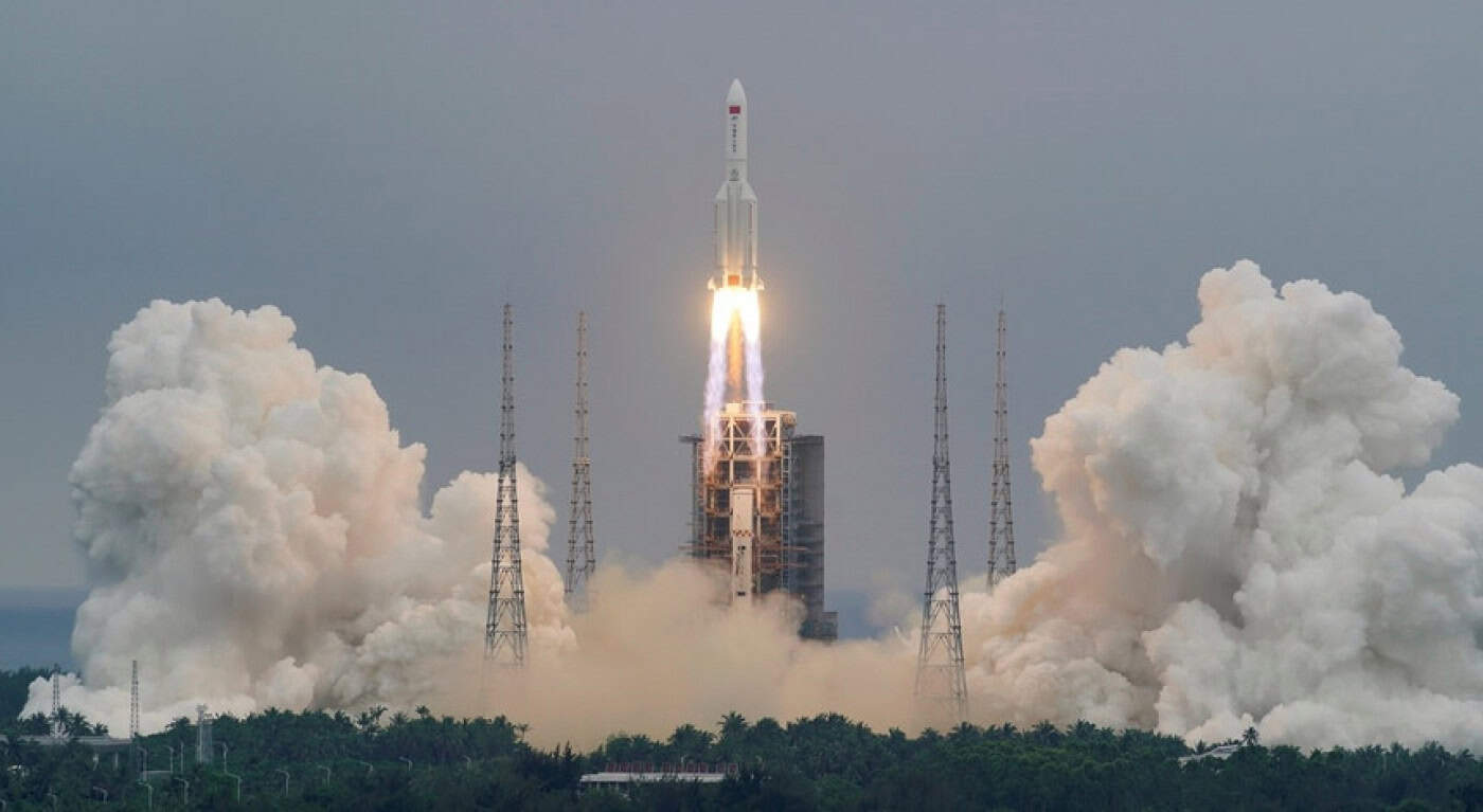 Maior parte do foguetão chinês desintegra-se no regresso à Terra
