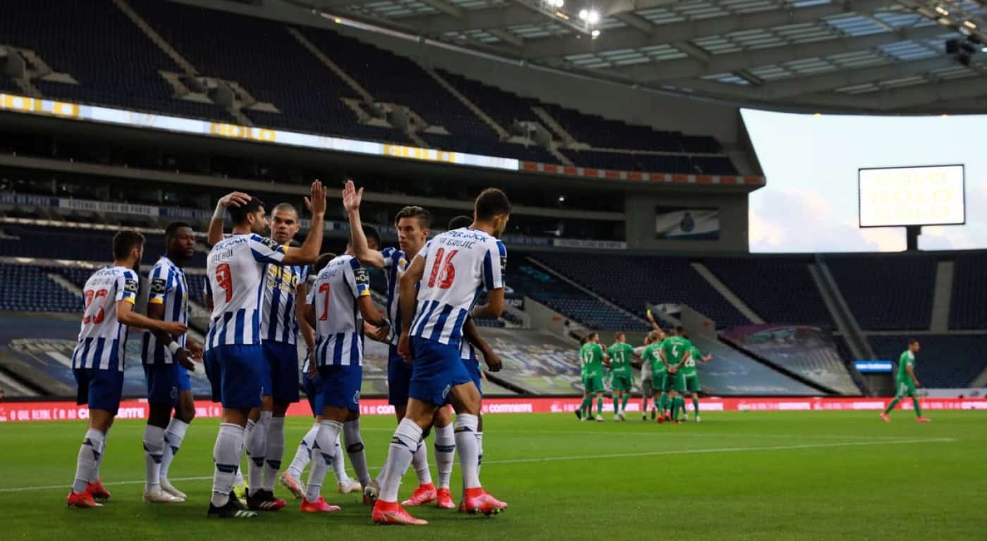 FCP vence Farense e está a três pontos da entrada direta na Liga dos Campeões