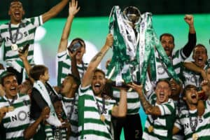 Sporting campeão. Confrontos entre adeptos e políciam macham a festa