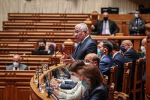 Primeiro-ministro regressa hoje ao parlamento para quarto debate sobre política geral