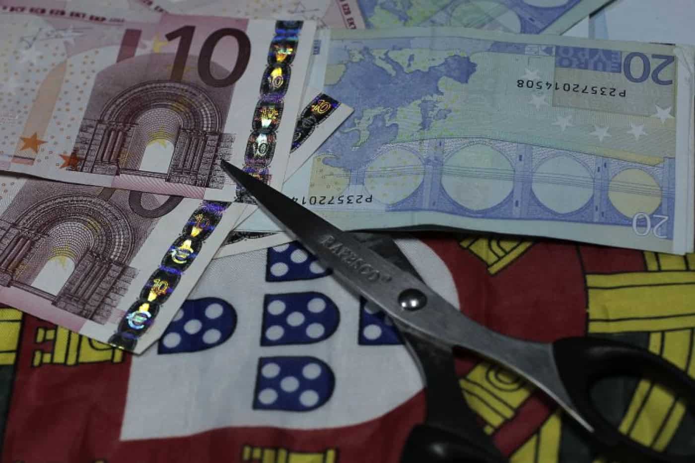 Bruxelas revê em baixa crescimento de Portugal para 3,9% este ano