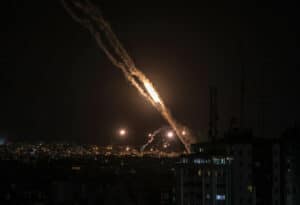 Ofensiva de Israel em Gaza. 50 rondas de bombardeamentos por terra e ar em 40 minutos