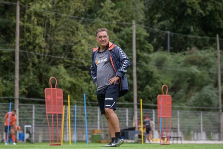 Carvalhal admite “alguma frustração” por ter ficado fora da luta pelo pódio