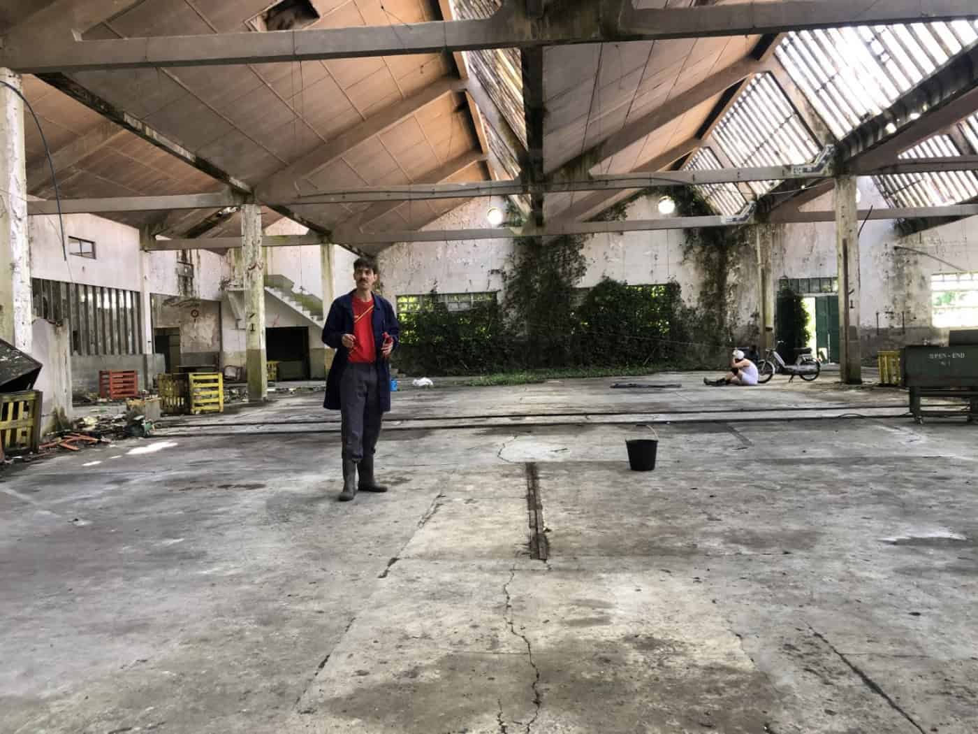 Teatro da Didascália leva peça sobre a indústria à Fábrica Sampaio Ferreira