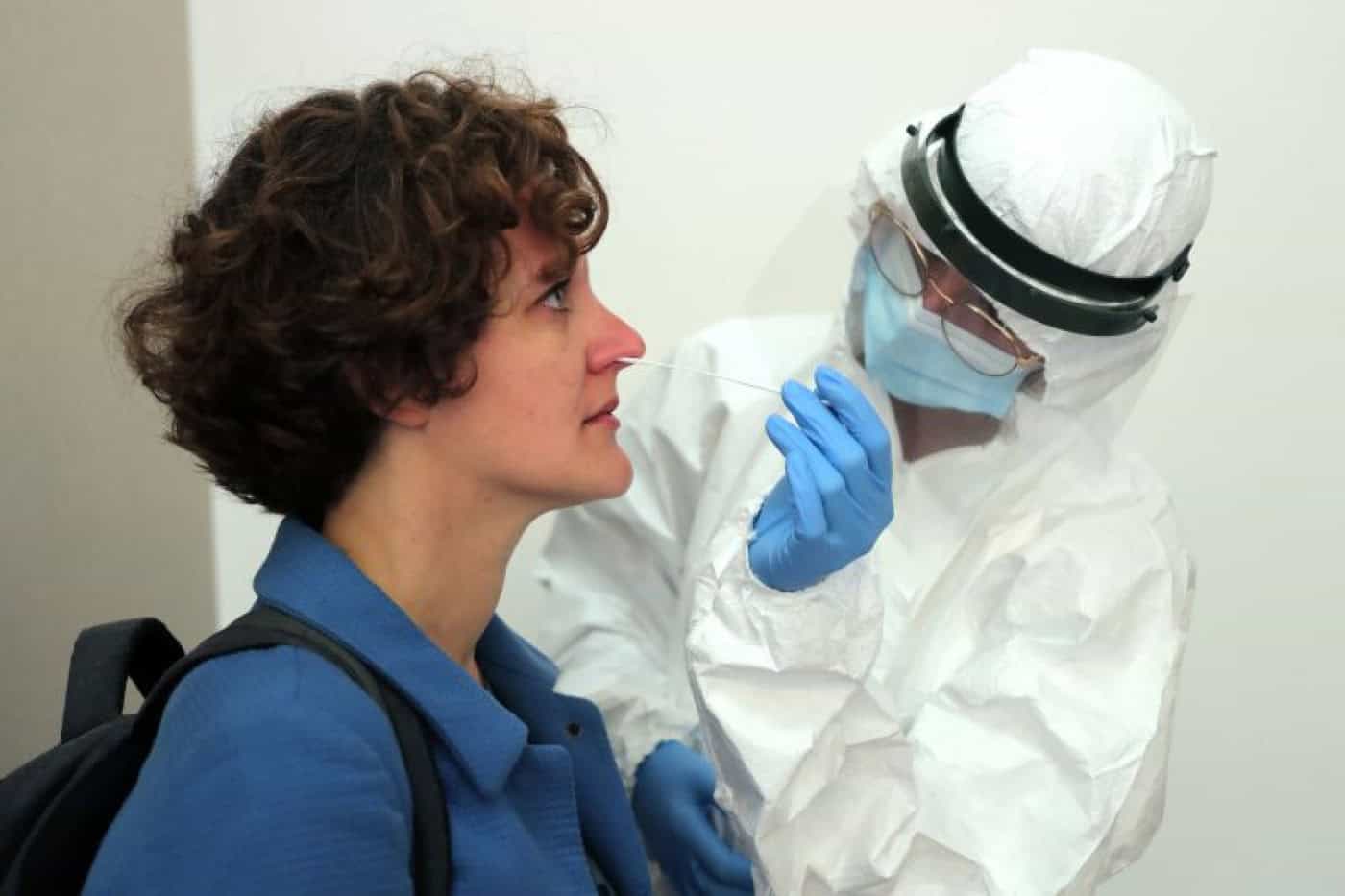 Comissão Europeia disponibiliza 100 ME para testes PCR antes de viagens