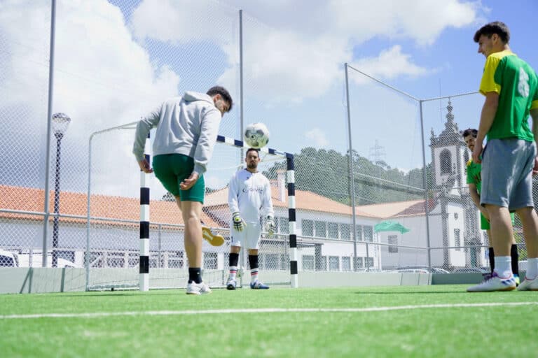Polidesportivo de Santa Tecla está concluído