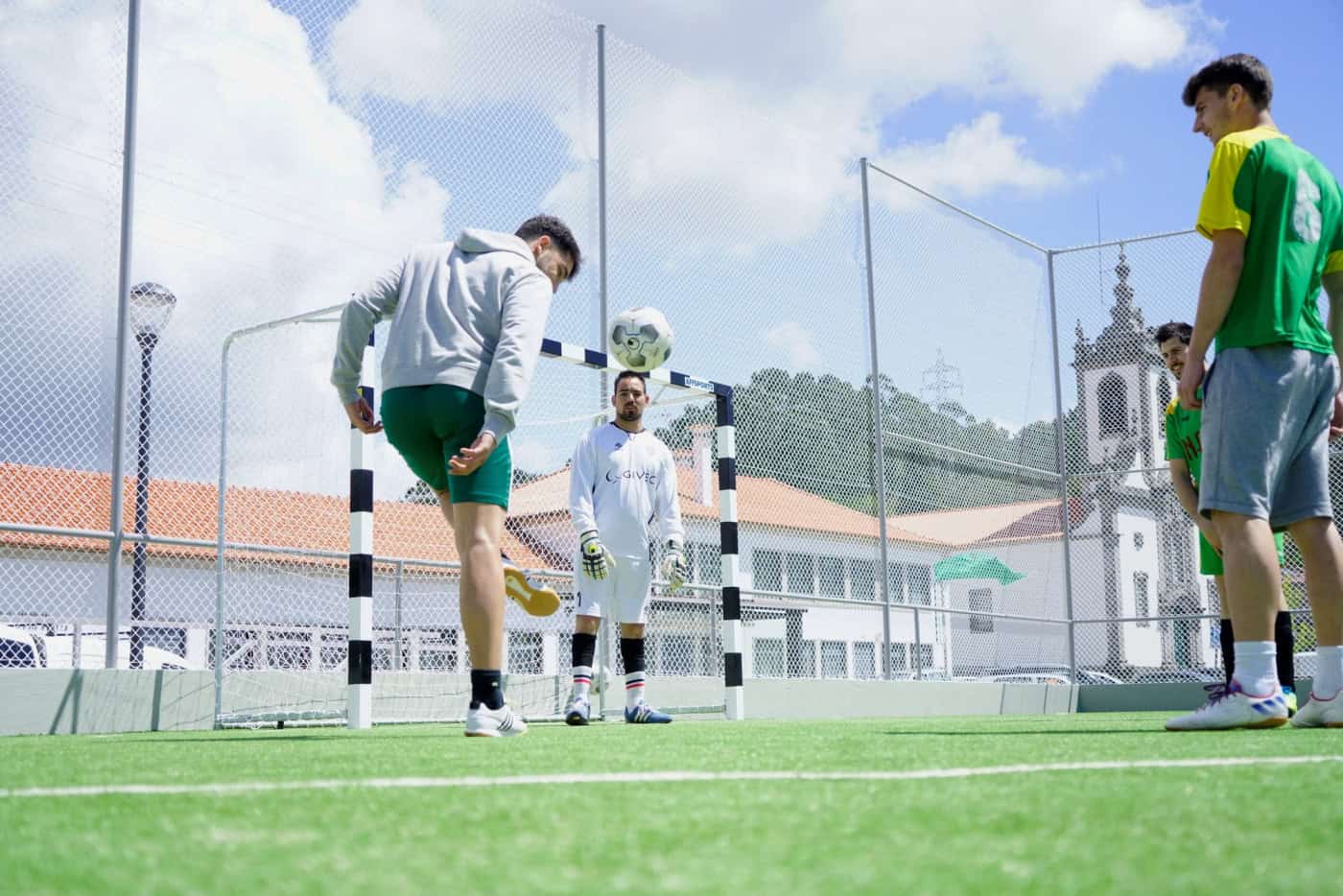 Polidesportivo de Santa Tecla está concluído