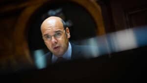 Governo anuncia plano de 6.112 ME para atingir 27.000 ME de receitas turísticas em 2027&nbsp;