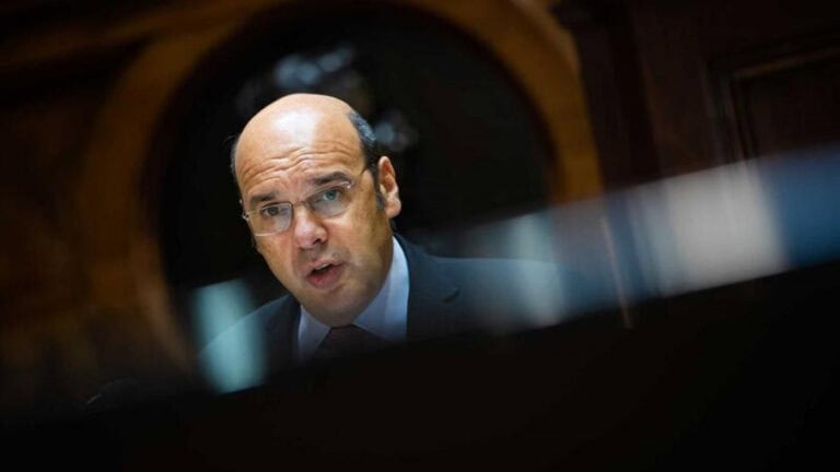 Governo anuncia plano de 6.112 ME para atingir 27.000 ME de receitas turísticas em 2027