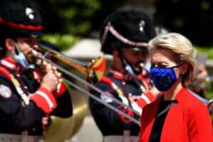 União Europeia em alerta após desvio de voo da Ryanair para Minsk